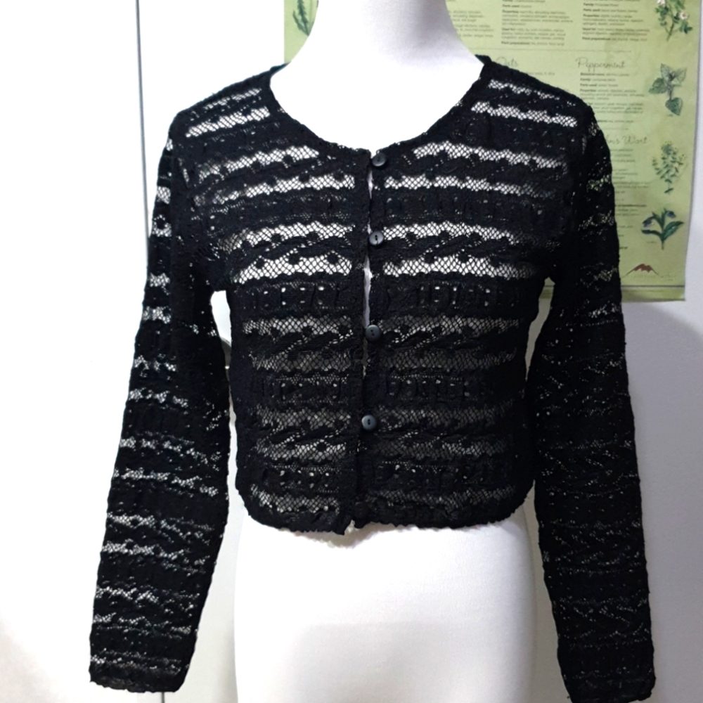 5/$25 Be All The Fashion short lace cardigan S